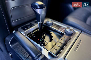 Позашляховик / Кросовер Toyota Land Cruiser 2020 в 
