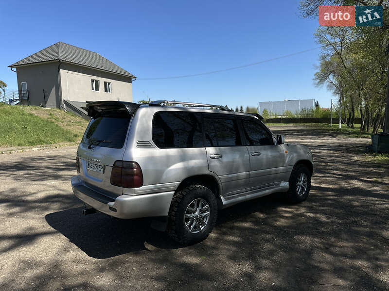 Позашляховик / Кросовер Toyota Land Cruiser 2001 в Чернівцях