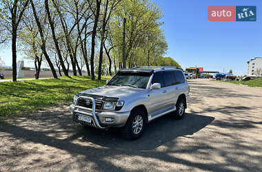 Внедорожник / Кроссовер Toyota Land Cruiser 2001 в 
