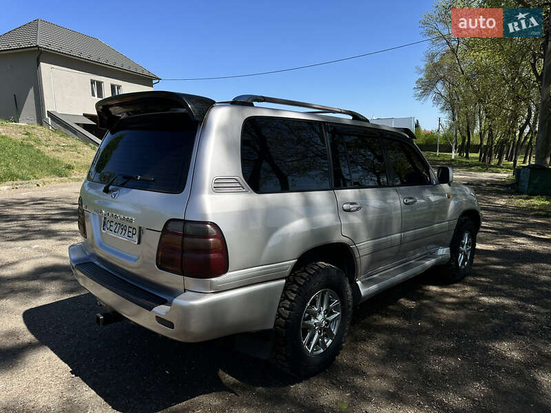 Позашляховик / Кросовер Toyota Land Cruiser 2001 в Чернівцях