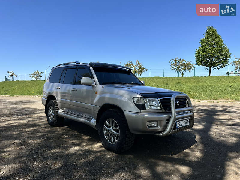 Позашляховик / Кросовер Toyota Land Cruiser 2001 в Чернівцях