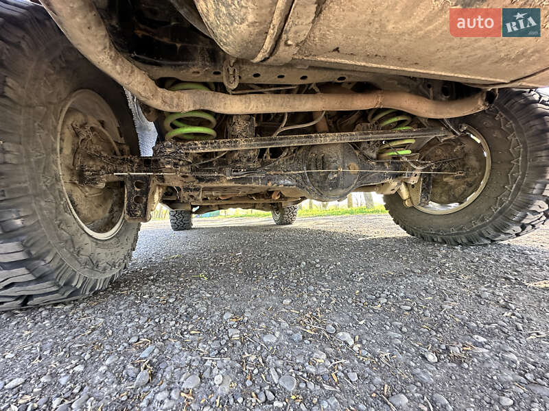 Позашляховик / Кросовер Toyota Land Cruiser 2001 в Чернівцях