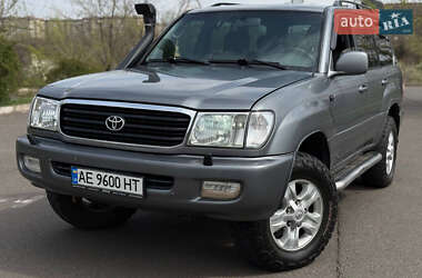 Внедорожник / Кроссовер Toyota Land Cruiser 2002 в 