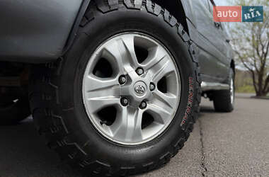 Внедорожник / Кроссовер Toyota Land Cruiser 2002 в 