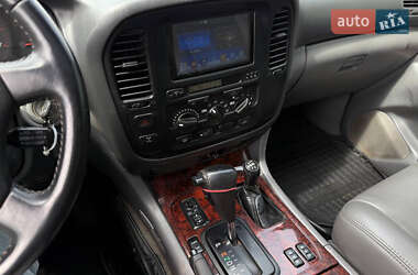 Внедорожник / Кроссовер Toyota Land Cruiser 2002 в 