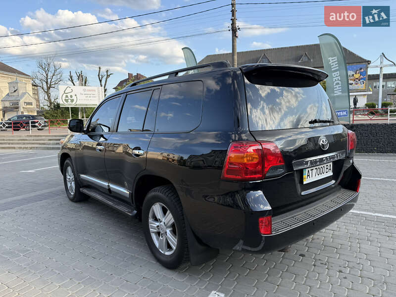 Позашляховик / Кросовер Toyota Land Cruiser 2013 в Коломиї