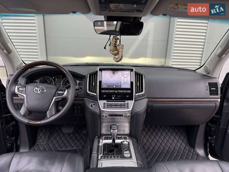Внедорожник / Кроссовер Toyota Land Cruiser 2017 в Киеве