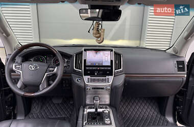 Внедорожник / Кроссовер Toyota Land Cruiser 2017 в 