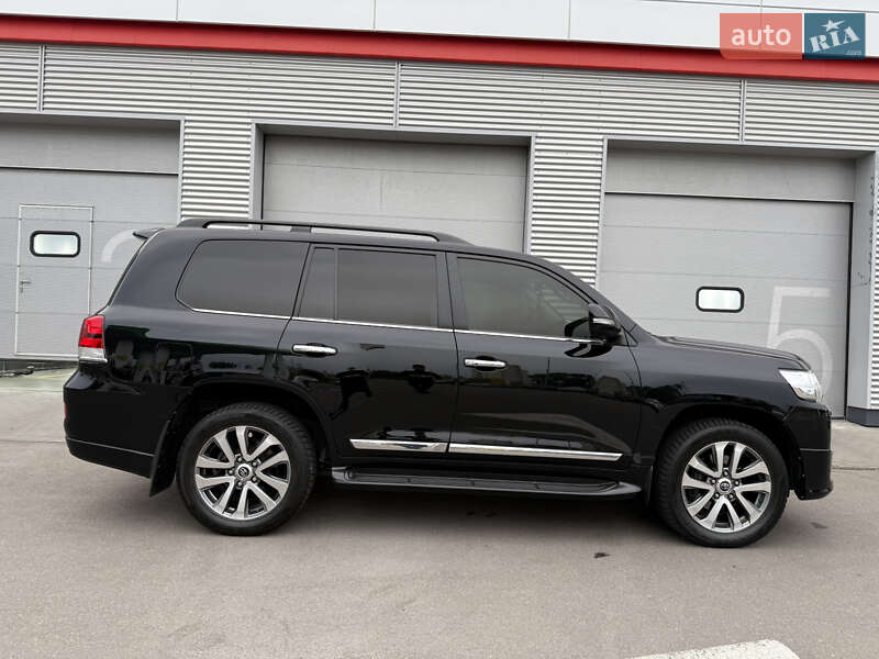 Внедорожник / Кроссовер Toyota Land Cruiser 2017 в Киеве