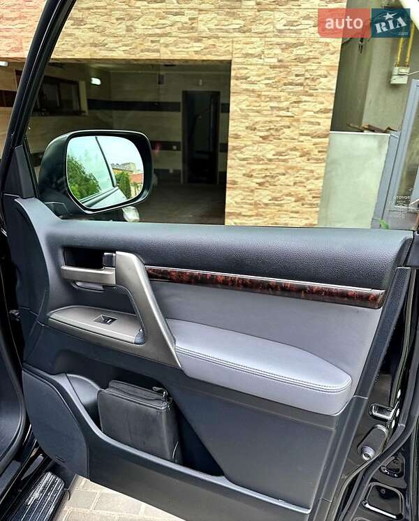 Позашляховик / Кросовер Toyota Land Cruiser 2010 в Чорноморську