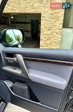 Позашляховик / Кросовер Toyota Land Cruiser 2010 в 
