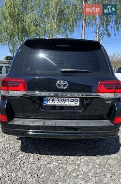 Внедорожник / Кроссовер Toyota Land Cruiser 2015 в 
