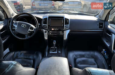 Внедорожник / Кроссовер Toyota Land Cruiser 2013 в 