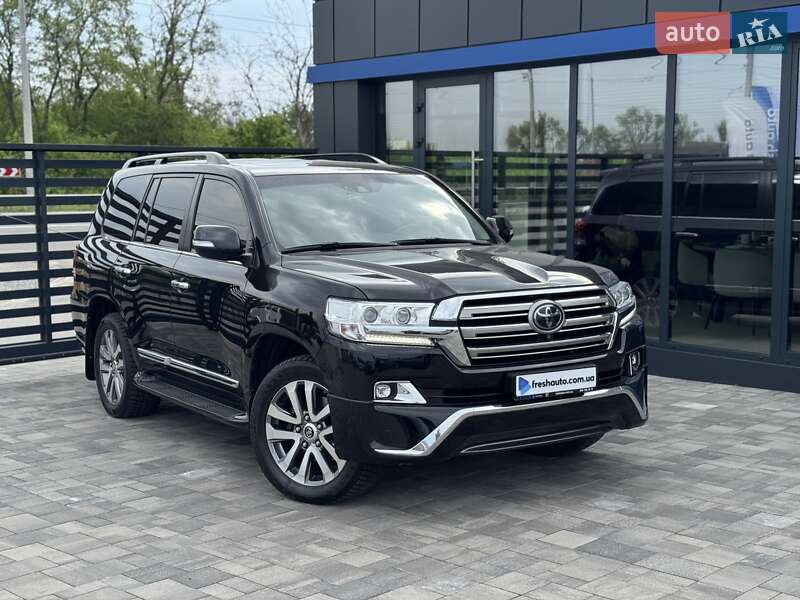 Внедорожник / Кроссовер Toyota Land Cruiser 2018 в 