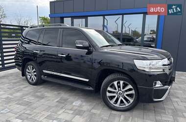 Внедорожник / Кроссовер Toyota Land Cruiser 2018 в 