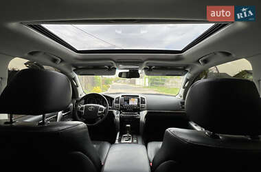 Позашляховик / Кросовер Toyota Land Cruiser 2015 в 