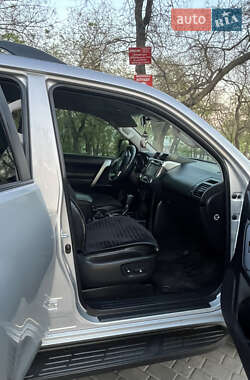 Позашляховик / Кросовер Toyota Land Cruiser 2013 в 