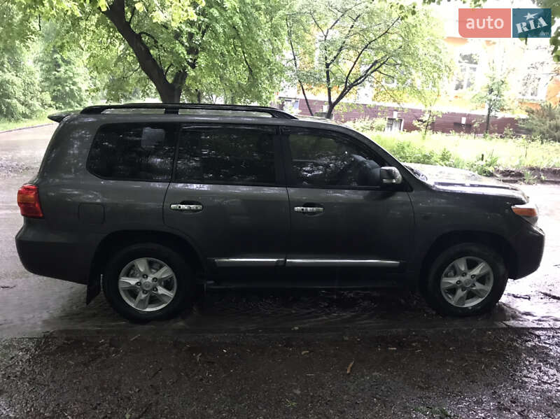 Внедорожник / Кроссовер Toyota Land Cruiser 2012 в Каменец-Подольском
