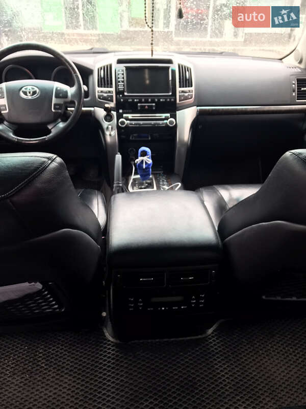 Внедорожник / Кроссовер Toyota Land Cruiser 2012 в Каменец-Подольском