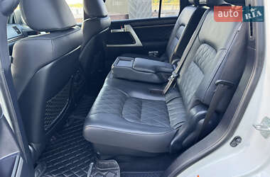 Внедорожник / Кроссовер Toyota Land Cruiser 2017 в 