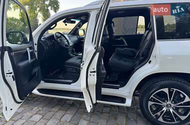 Внедорожник / Кроссовер Toyota Land Cruiser 2017 в 