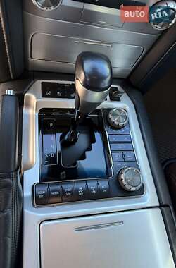 Внедорожник / Кроссовер Toyota Land Cruiser 2016 в 