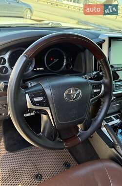 Внедорожник / Кроссовер Toyota Land Cruiser 2016 в 