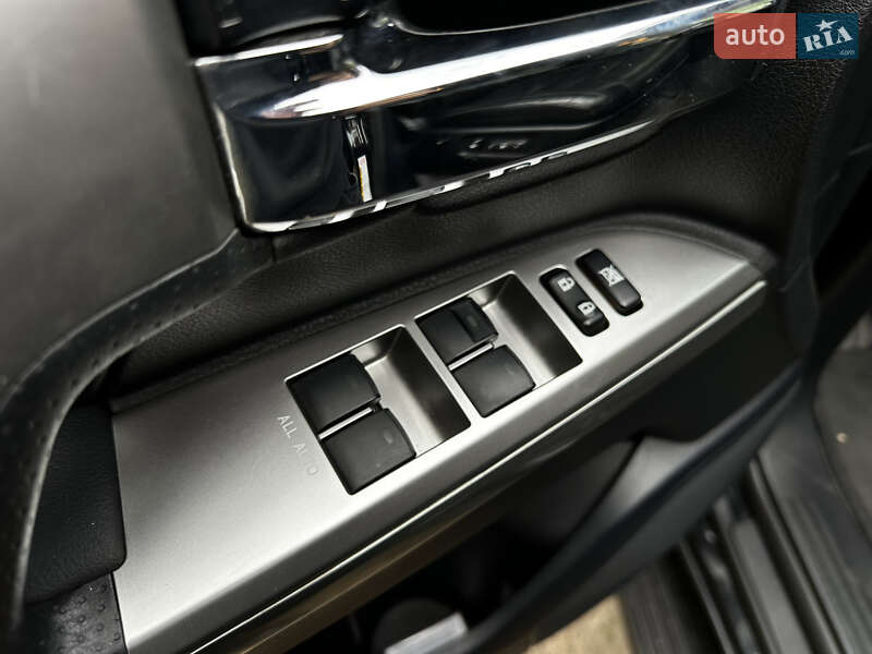 Внедорожник / Кроссовер Toyota Land Cruiser 2012 в Одессе