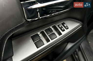 Позашляховик / Кросовер Toyota Land Cruiser 2012 в 