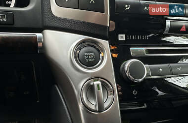 Позашляховик / Кросовер Toyota Land Cruiser 2012 в 