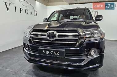 Внедорожник / Кроссовер Toyota Land Cruiser 2018 в 