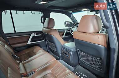 Внедорожник / Кроссовер Toyota Land Cruiser 2018 в 