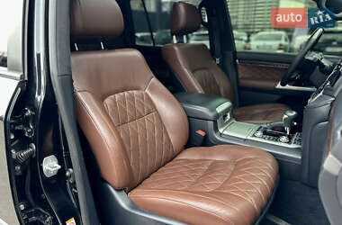 Внедорожник / Кроссовер Toyota Land Cruiser 2017 в 