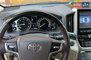 Позашляховик / Кросовер Toyota Land Cruiser 2018 в 