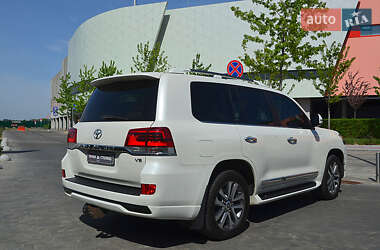 Внедорожник / Кроссовер Toyota Land Cruiser 2016 в 
