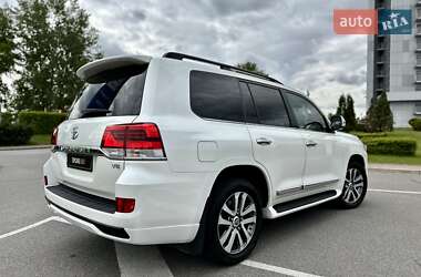 Позашляховик / Кросовер Toyota Land Cruiser 2017 в 