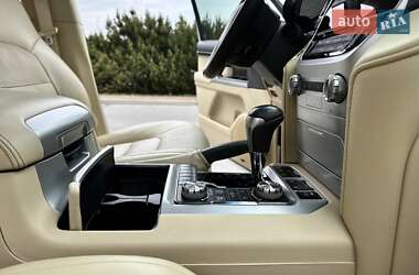 Позашляховик / Кросовер Toyota Land Cruiser 2017 в 