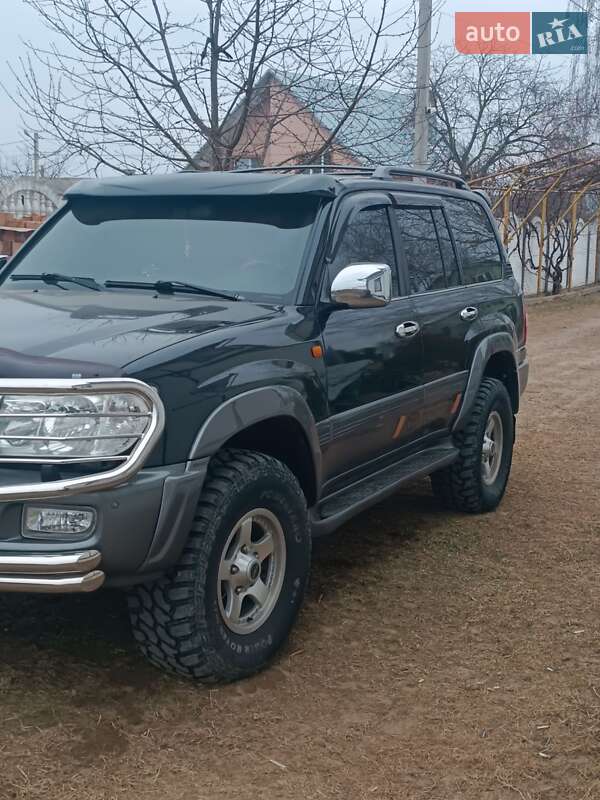 Внедорожник / Кроссовер Toyota Land Cruiser 2006 в Черновцах