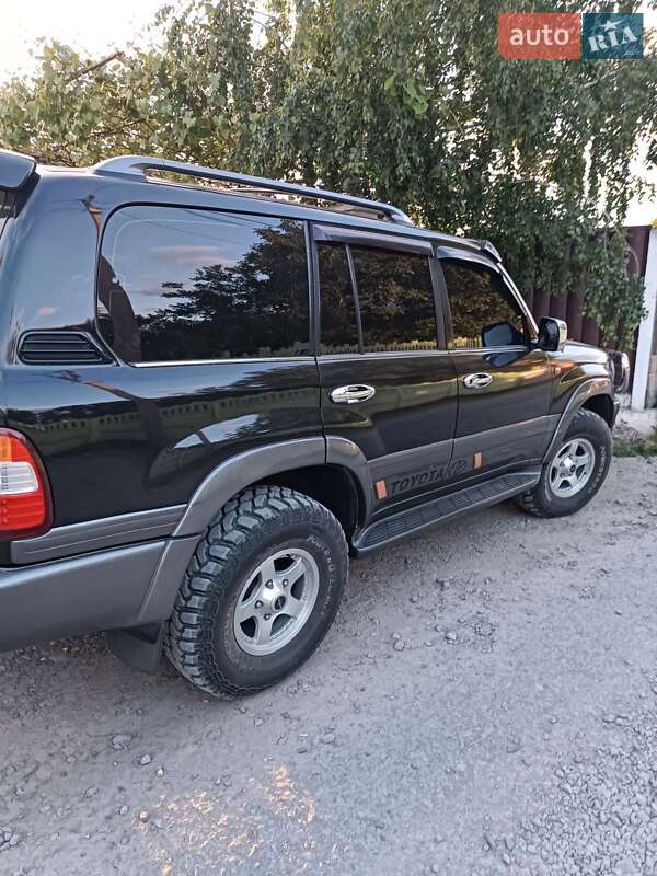 Внедорожник / Кроссовер Toyota Land Cruiser 2006 в Черновцах