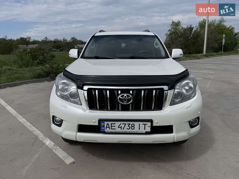 Внедорожник / Кроссовер Toyota Land Cruiser 2012 в Синельниково
