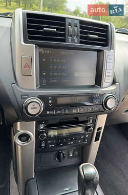 Внедорожник / Кроссовер Toyota Land Cruiser 2012 в 