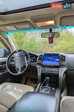Позашляховик / Кросовер Toyota Land Cruiser 2010 в 