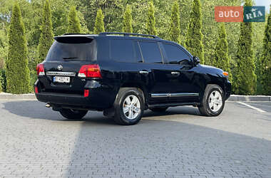 Позашляховик / Кросовер Toyota Land Cruiser 2013 в 