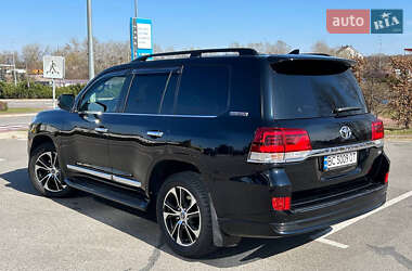Позашляховик / Кросовер Toyota Land Cruiser 2020 в 