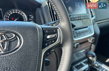 Позашляховик / Кросовер Toyota Land Cruiser 2020 в 
