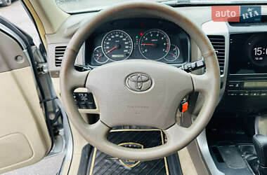 Позашляховик / Кросовер Toyota Land Cruiser 2004 в 