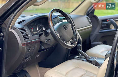 Внедорожник / Кроссовер Toyota Land Cruiser 2010 в 