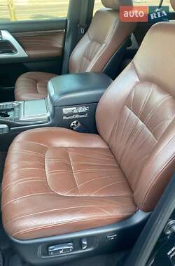 Внедорожник / Кроссовер Toyota Land Cruiser 2020 в 