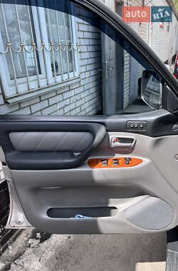 Позашляховик / Кросовер Toyota Land Cruiser 2003 в 