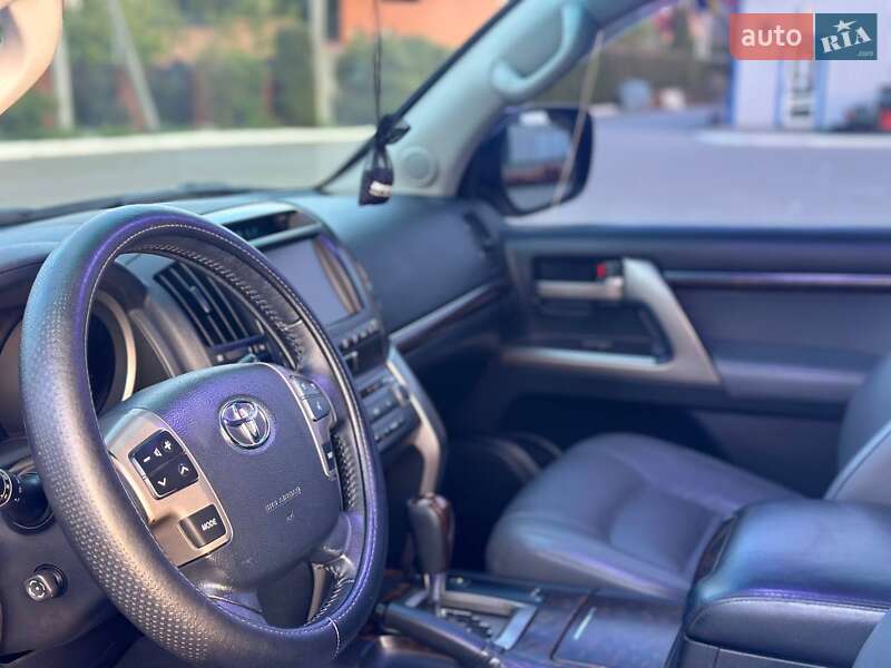 Позашляховик / Кросовер Toyota Land Cruiser 2008 в Луцьку